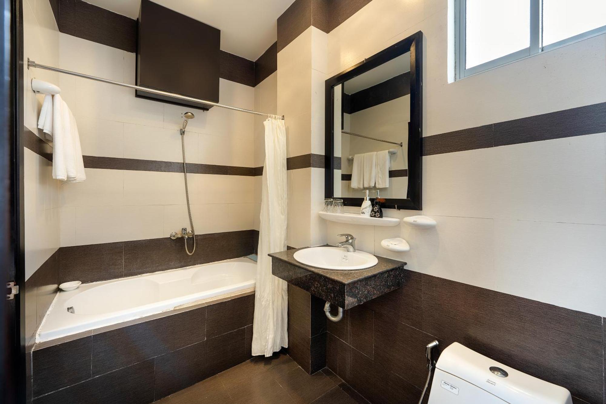 Golden Bell Homestay Hoi An Bagian luar foto