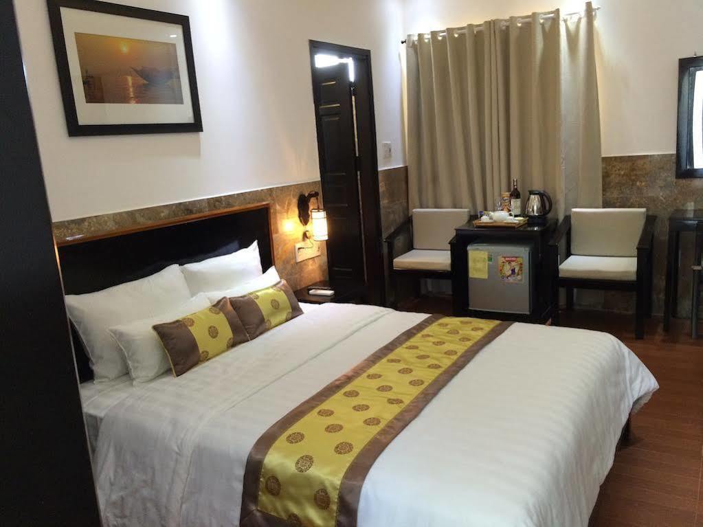 Golden Bell Homestay Hoi An Bagian luar foto